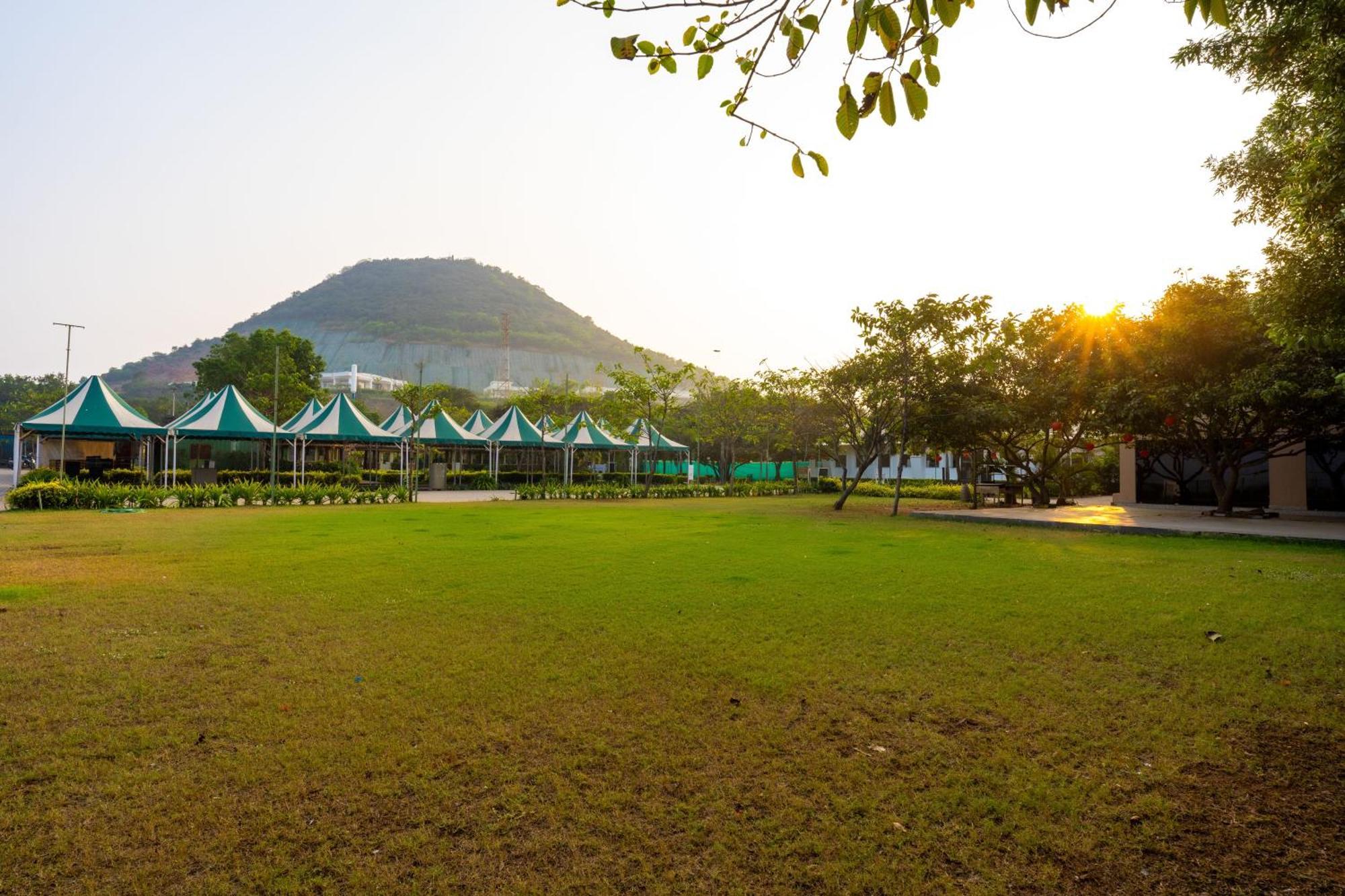 Shore Front Resort Visakhapatnam Bagian luar foto
